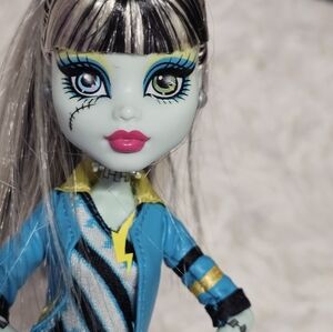 Monster High G1 Picture Day Frankie Stein Doll (OOB) Released by Mattel 2012